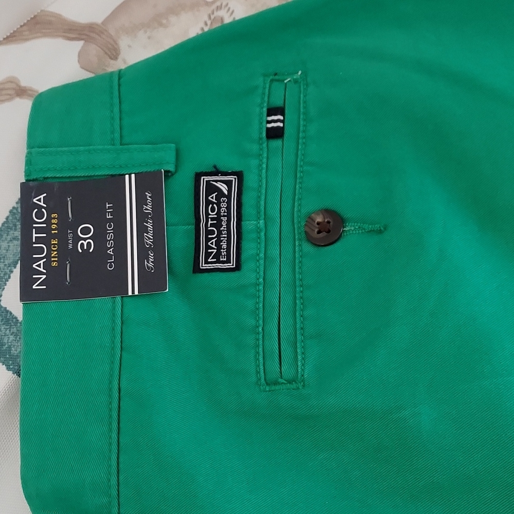 NWT, Nautica Men's 30" Waist Classic Fit Parrot Green Khaki Shorts - Picture 5 of 6